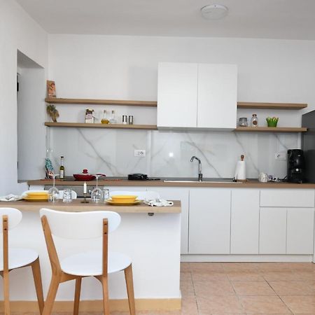 Rondine Studio Apartment Тирана Экстерьер фото
