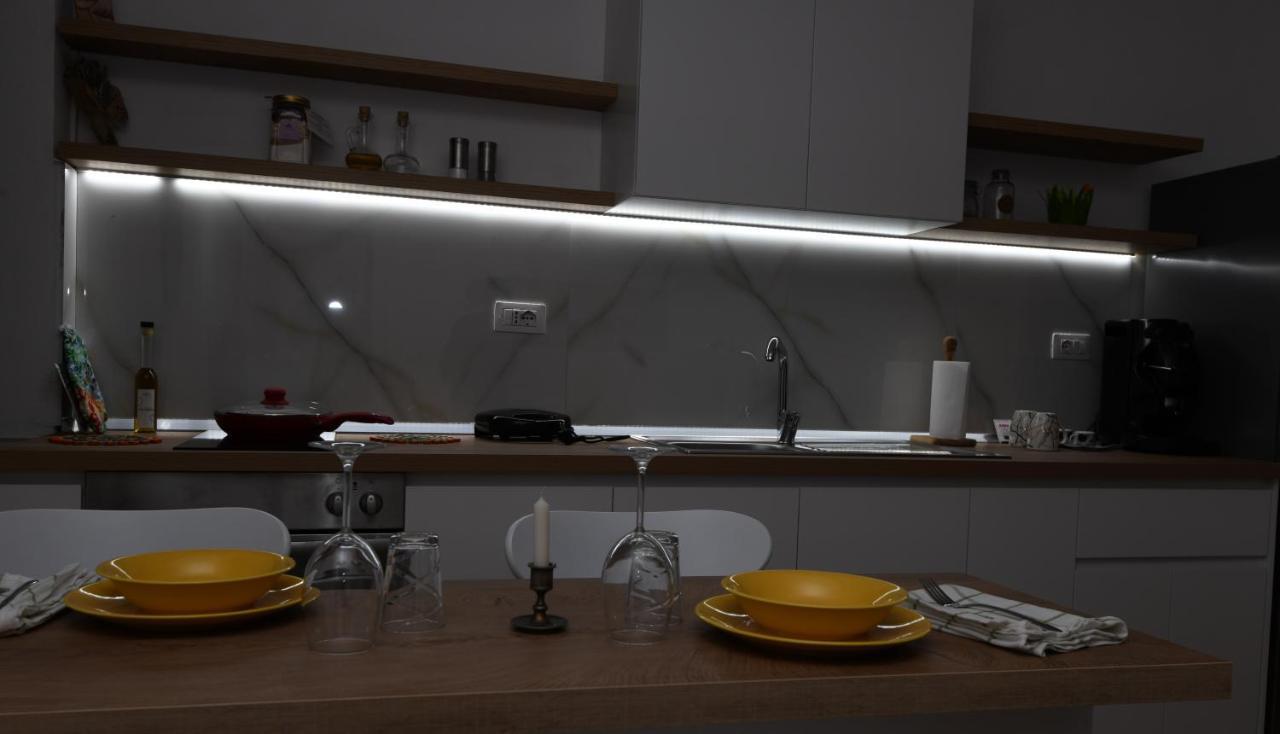 Rondine Studio Apartment Тирана Экстерьер фото