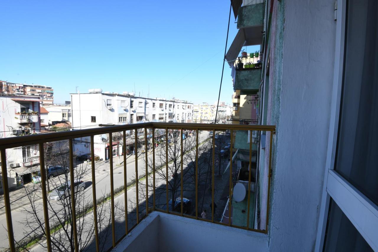 Rondine Studio Apartment Тирана Экстерьер фото