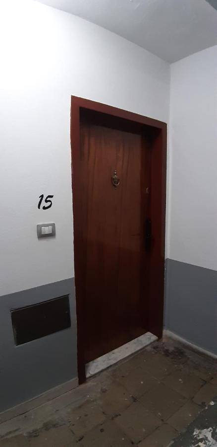 Rondine Studio Apartment Тирана Экстерьер фото