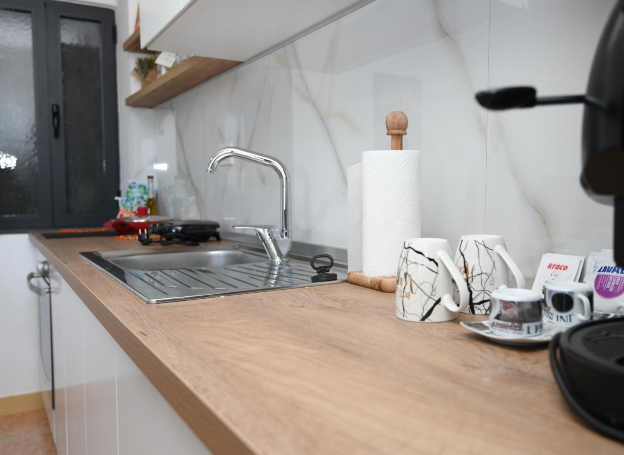 Rondine Studio Apartment Тирана Экстерьер фото