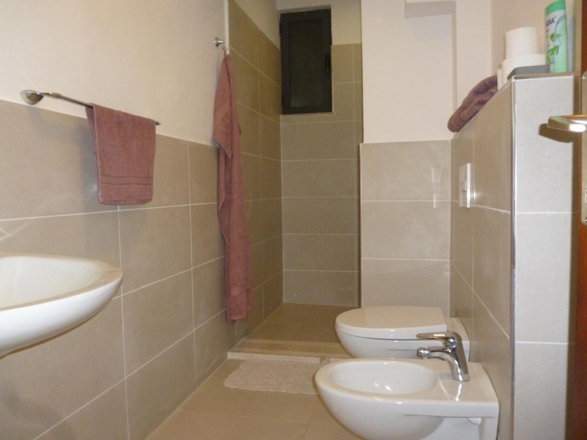 Rondine Studio Apartment Тирана Экстерьер фото